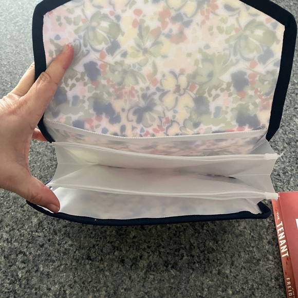 Thirty-One Floral Coupon Clutch - Picture 4 of 5